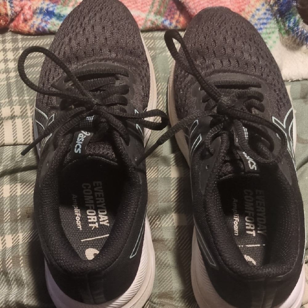 Asics Women's Black and White Everyday Comfort Sneakers